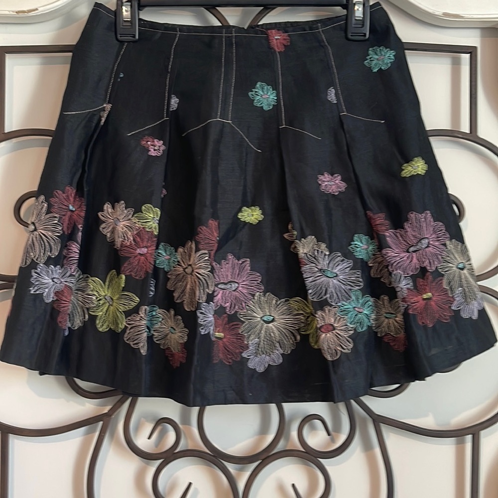 ANNE CARSON LINEN EMBROIDERED MINI SKATER SKIRT BLACK SIZE 4 PETITE